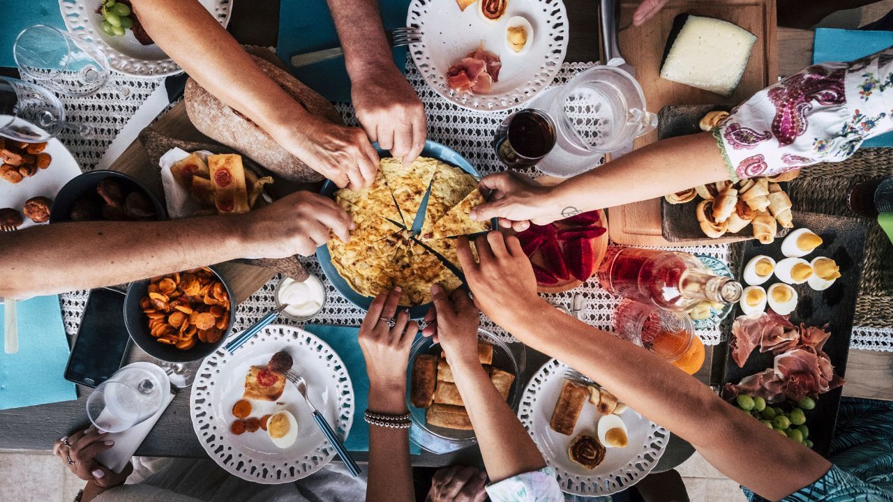AI In Restaurants: 4 Ways Of Transforming Dining With ML